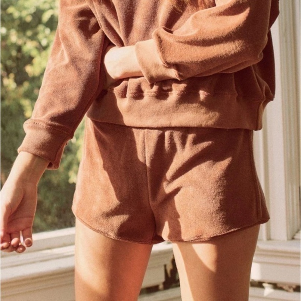 THE GREAT. Mid Waist Rust  Shorts